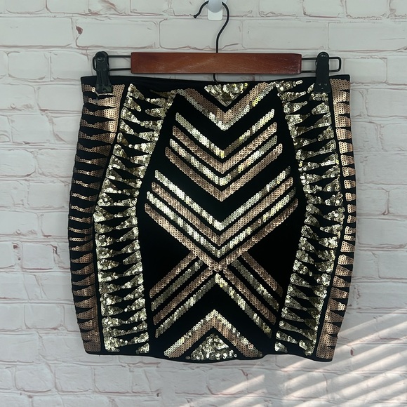Express black stretch, gold sequin, embellished mini skirt size SP - Picture 4 of 6